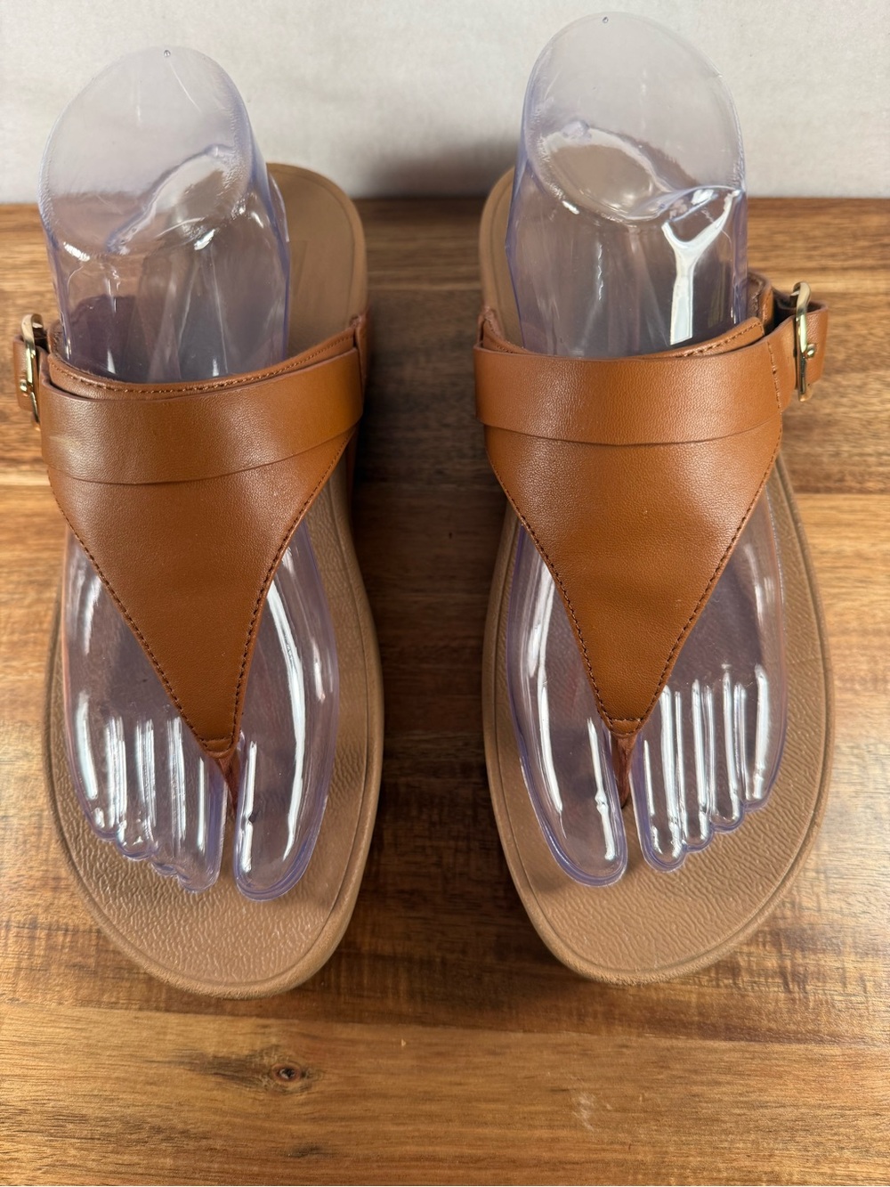 FitFlop Lulu Adjustable Leather Toe-Post Sandal Tan Size 8